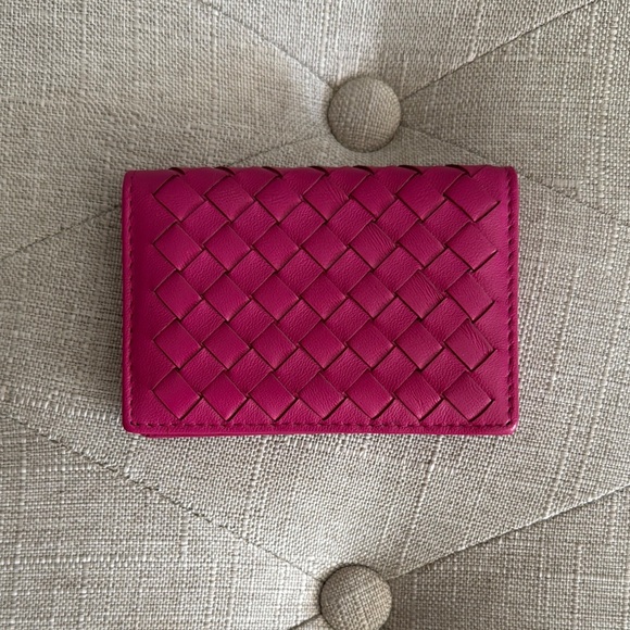 Pink Woven Leather card case - Picture 1 of 5